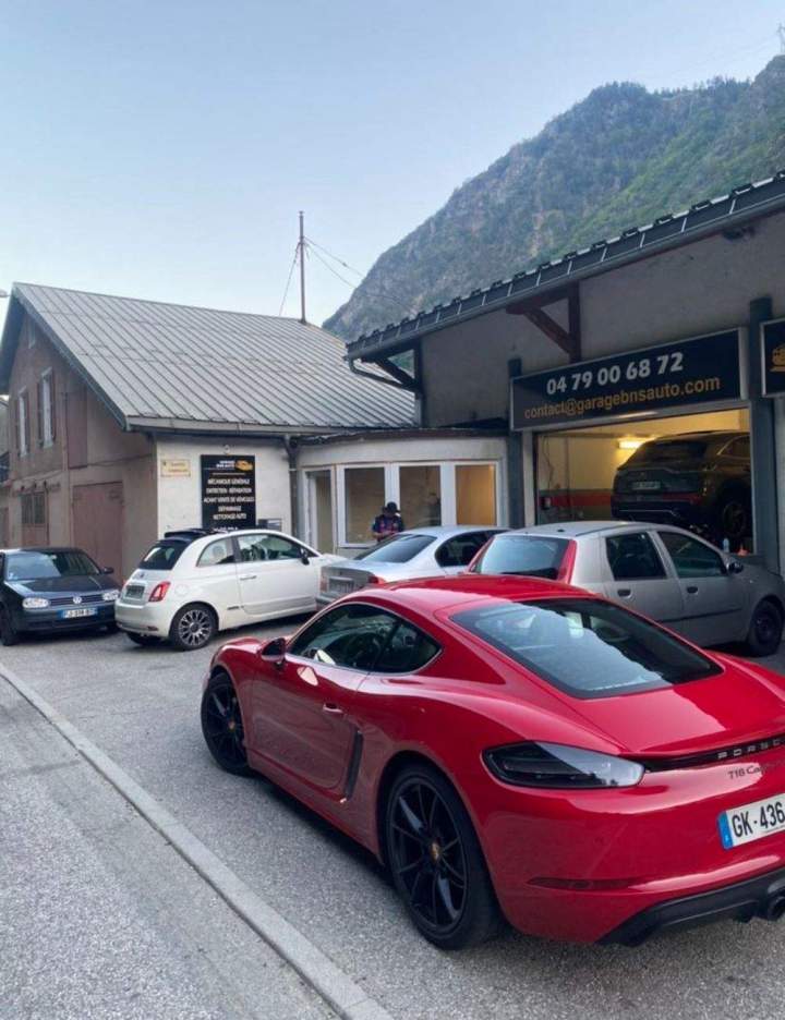 Garage automobile à La Léchère